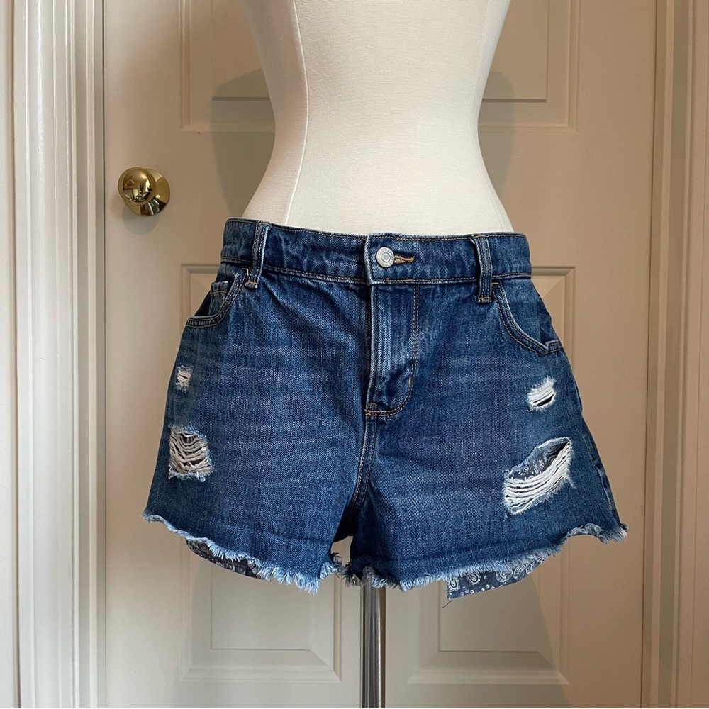 Old Navy Distressed Boyfriend Jean Shorts